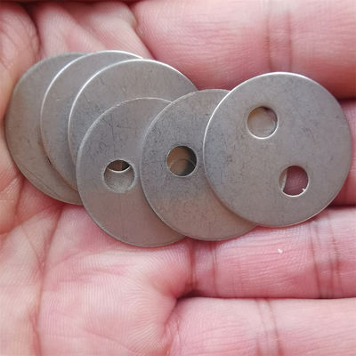 Máy rửa dây 25 mm SS với 2 lỗ để sản xuất chăn cách nhiệt