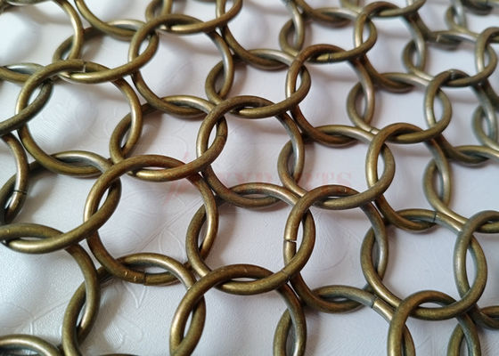 Lưới vòng kim loại màu đồng 1,5x15mm làm phân vùng không gian cho trung tâm mua sắm