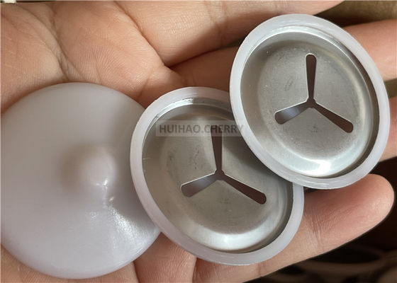 Kẹp cách âm bằng thép không gỉ loại 304 với nắp poly trắng gắn trên chốt hàn CD 38mm